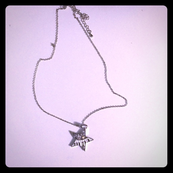 Jewelry - Necklace in the shape of a Star with a piano on it